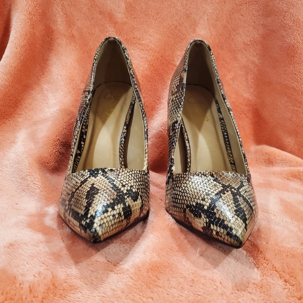 Women's shoes